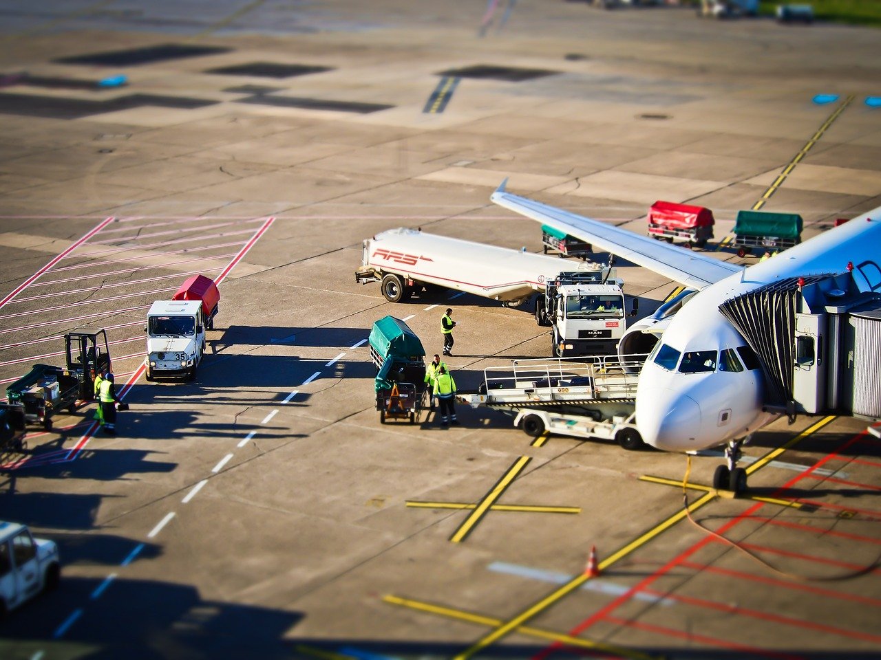 Choosing the Right Air Freight Carrier: Key Considerations - Bismillah ...