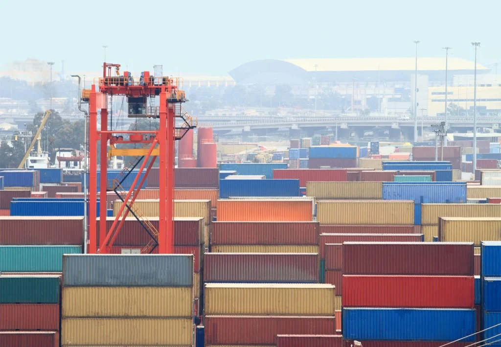 Compare FCL and LCL shipping